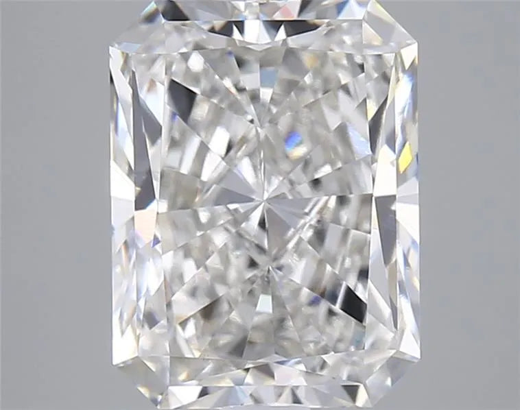 3.02ct Radiant Lab Grown Diamond (Colour G, Clarity VVS2, IGI Certified)