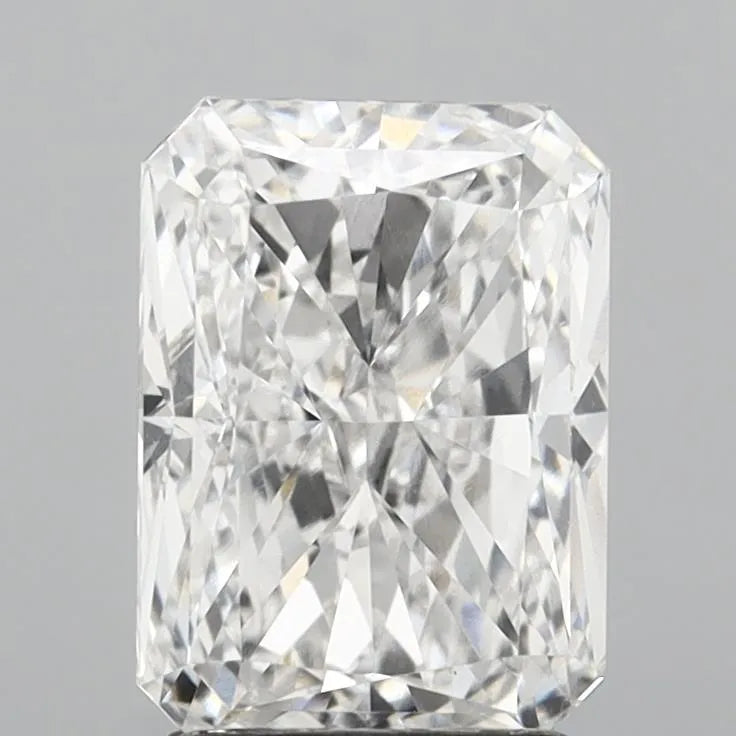 3.03ct Radiant Lab Grown Diamond (Colour E, Clarity VVS2, IGI Certified)