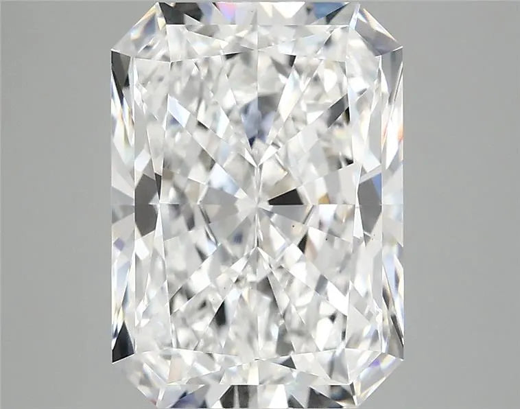 3.82ct Radiant Lab Grown Diamond (Colour E, Clarity VS2, IGI Certified)