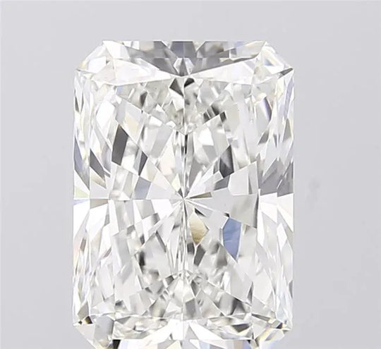 4.03ct Radiant Lab Grown Diamond (Colour G, Clarity VVS2, IGI Certified)