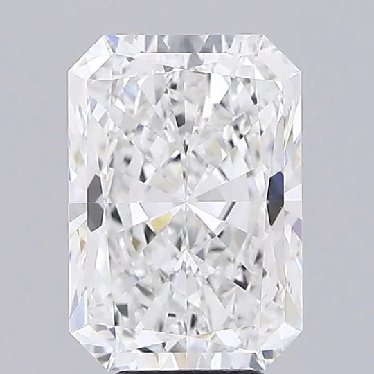 6.00ct Radiant Lab Grown Diamond (Colour E, Clarity VVS2, IGI Certified)